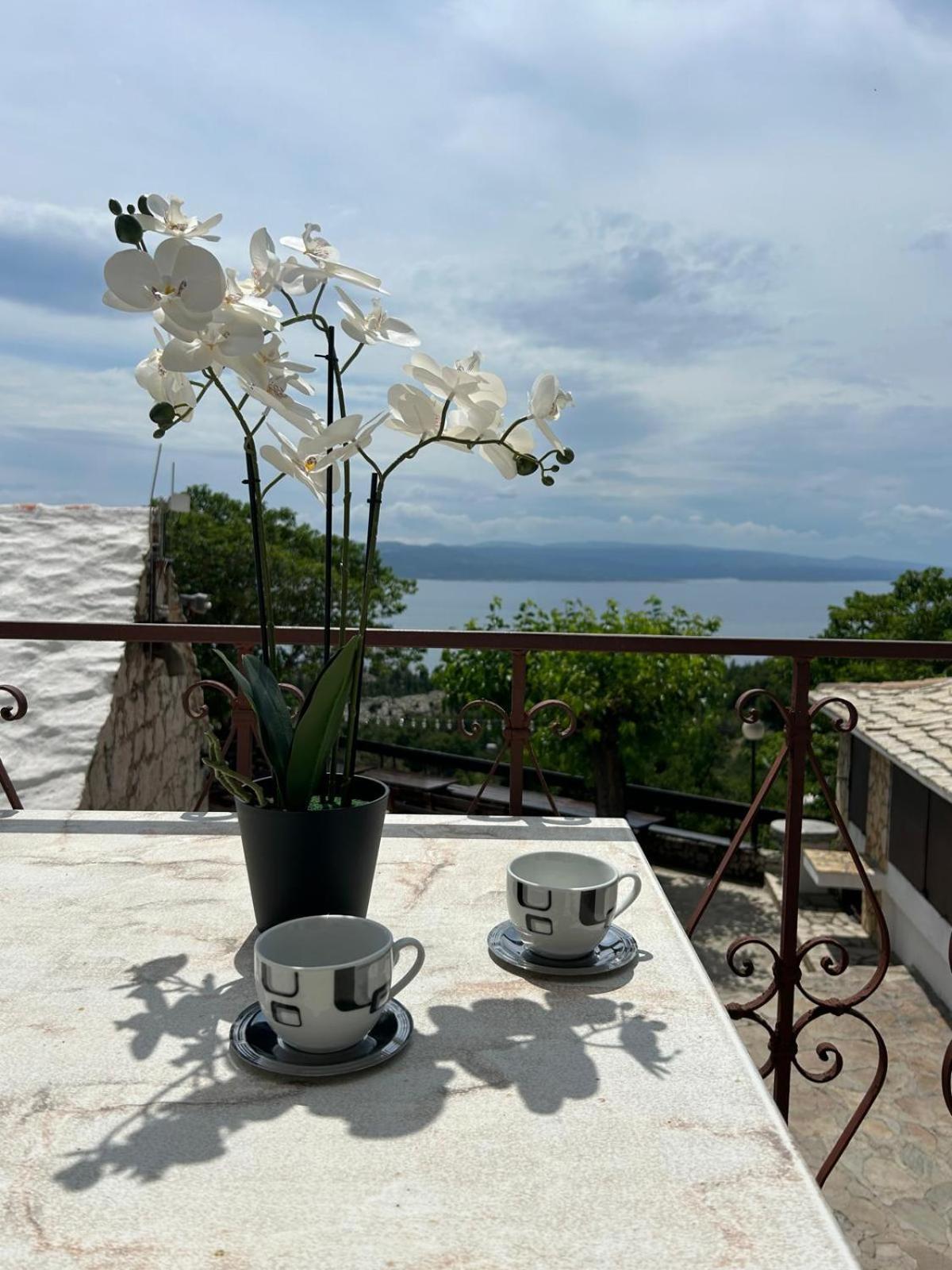 Apartment Lovre Topic Baska Voda Exterior photo