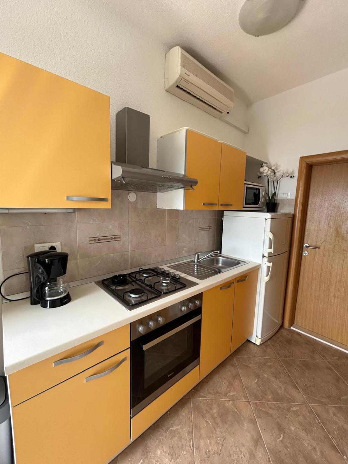 Apartment Lovre Topic Baska Voda Exterior photo